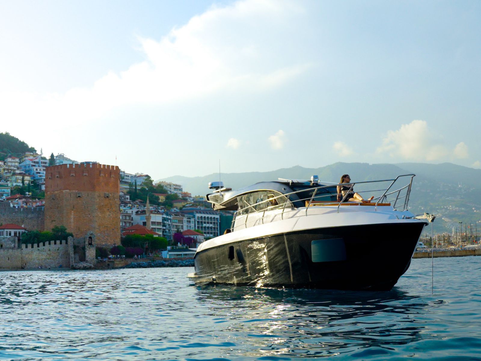 Private Yacht — Lunch Included